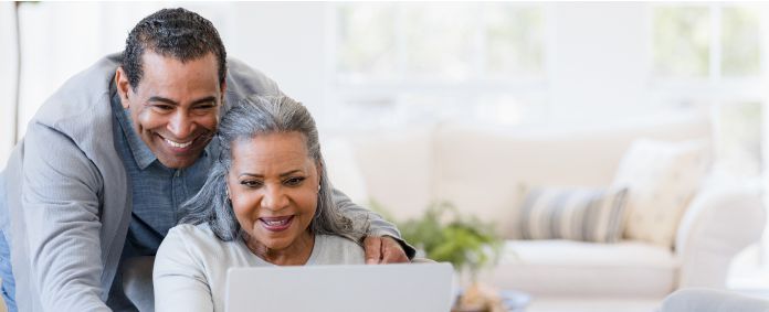 senior-couple-using-computer