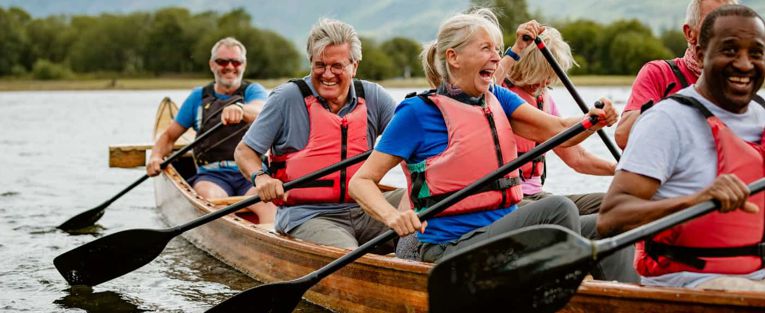 seniors-in-row-boat
